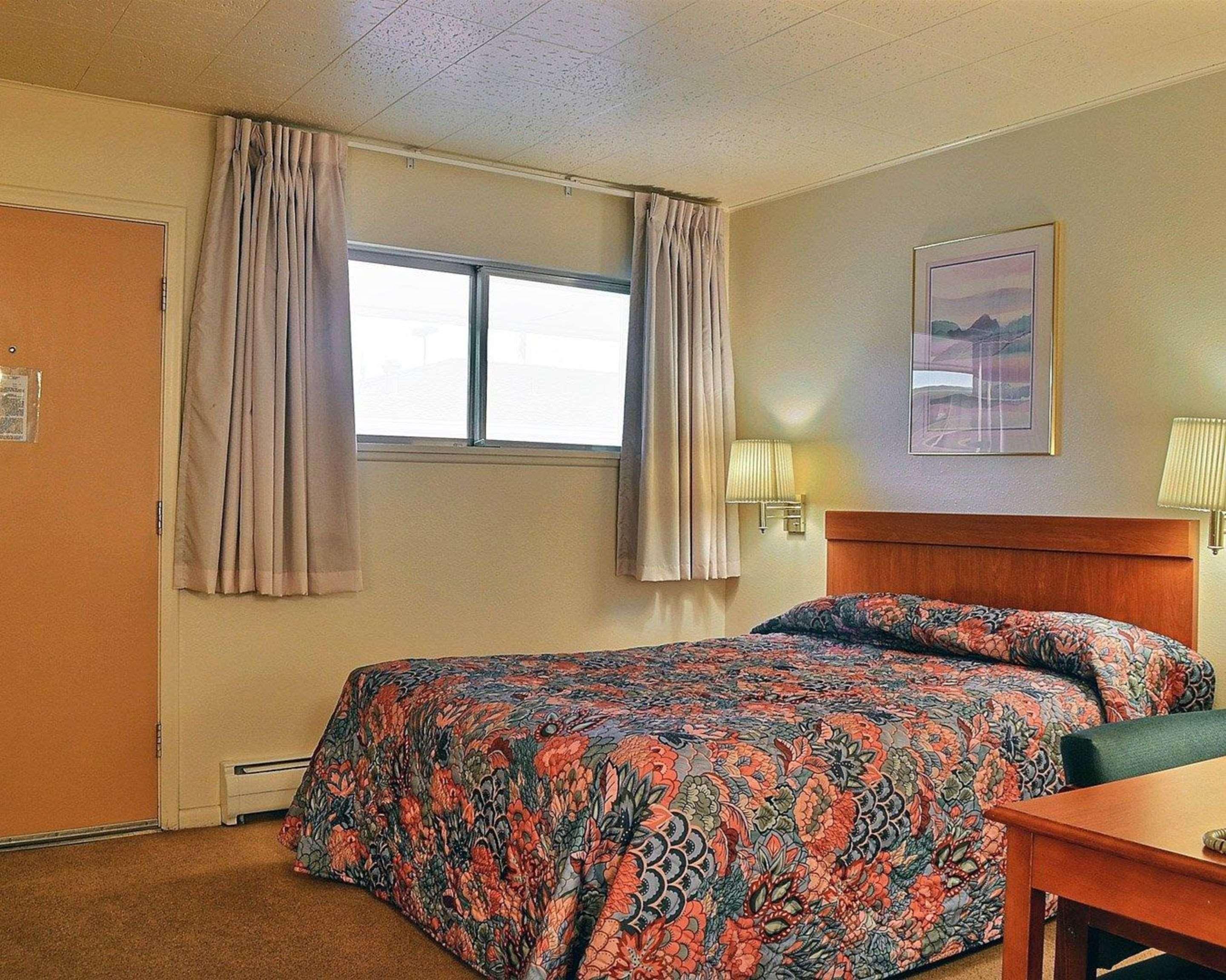 Skyline Motor Inn Cody Exteriér fotografie
